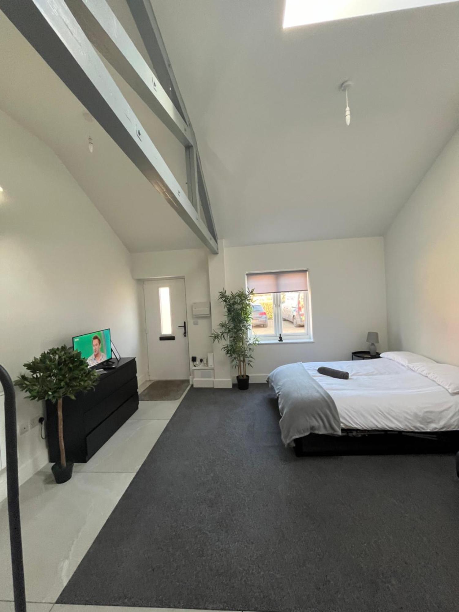 Entire Property In Downham Market, Serviced Accomodation Apartment Exterior photo
