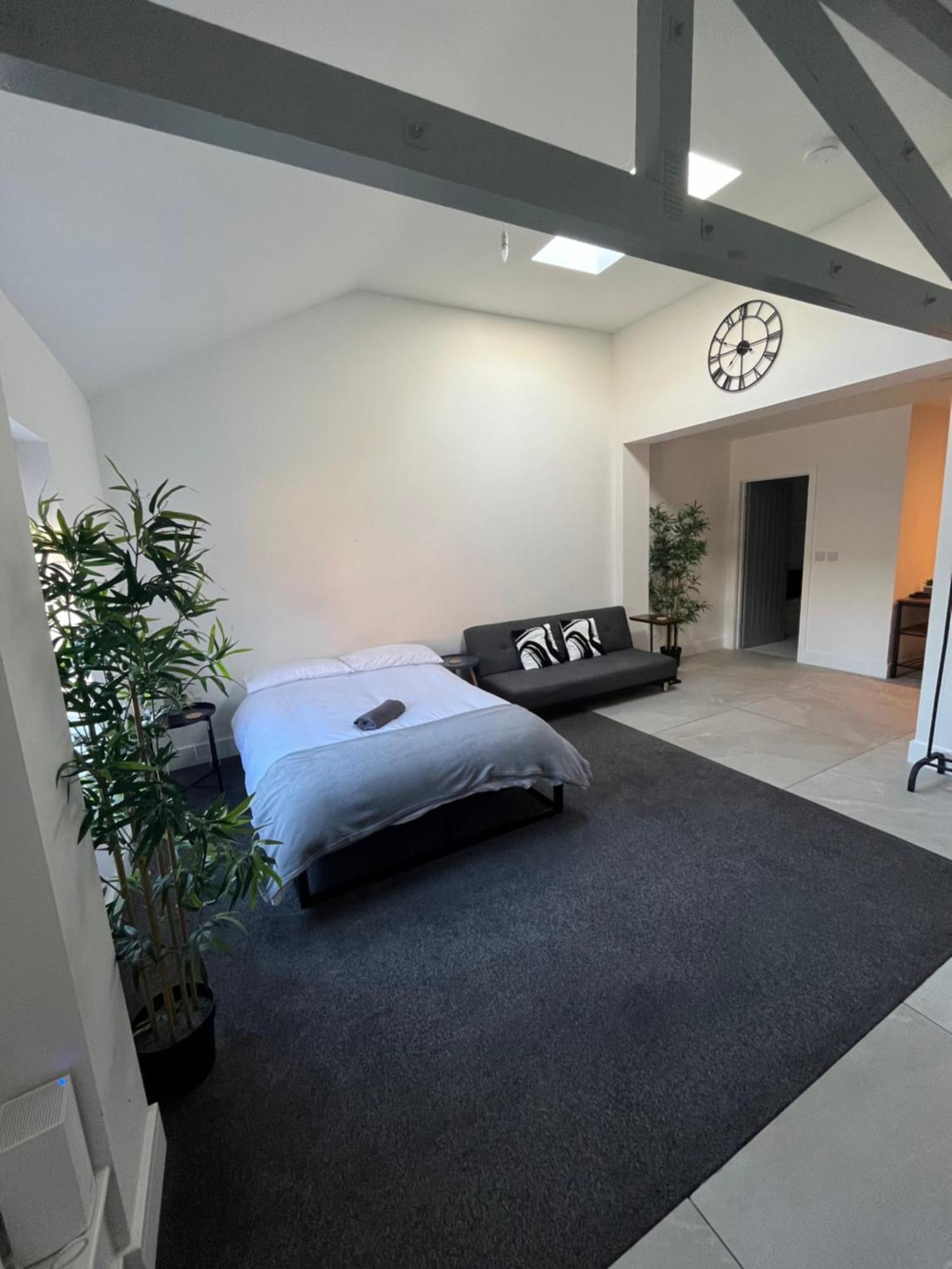 Entire Property In Downham Market, Serviced Accomodation Apartment Exterior photo