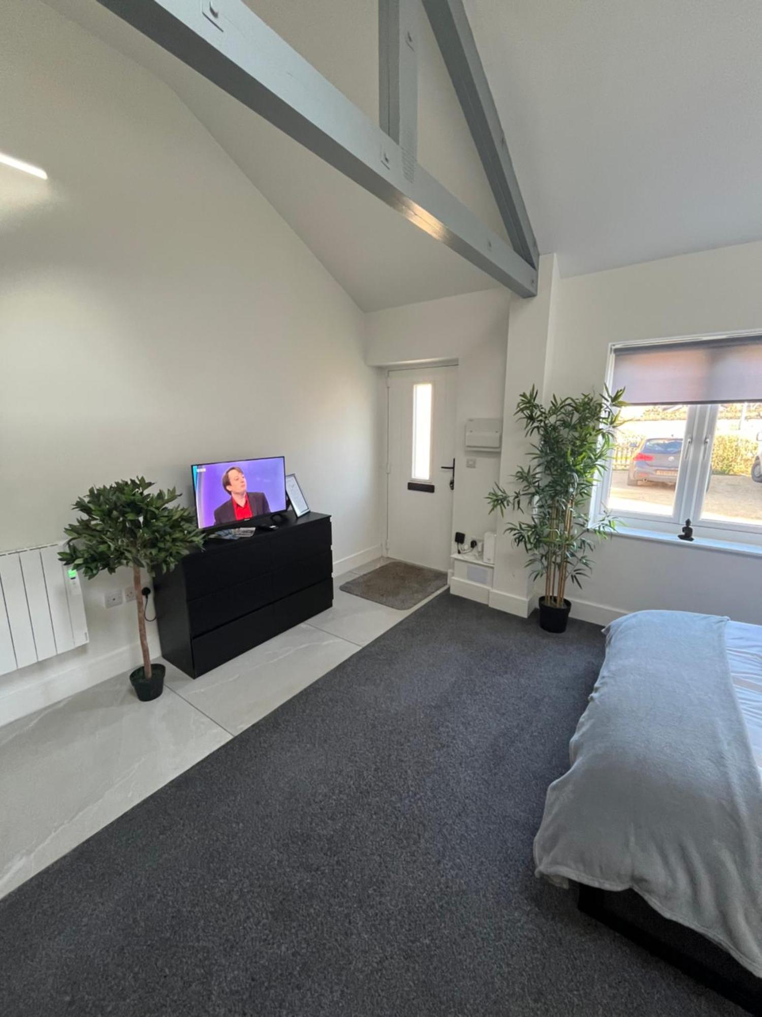 Entire Property In Downham Market, Serviced Accomodation Apartment Exterior photo